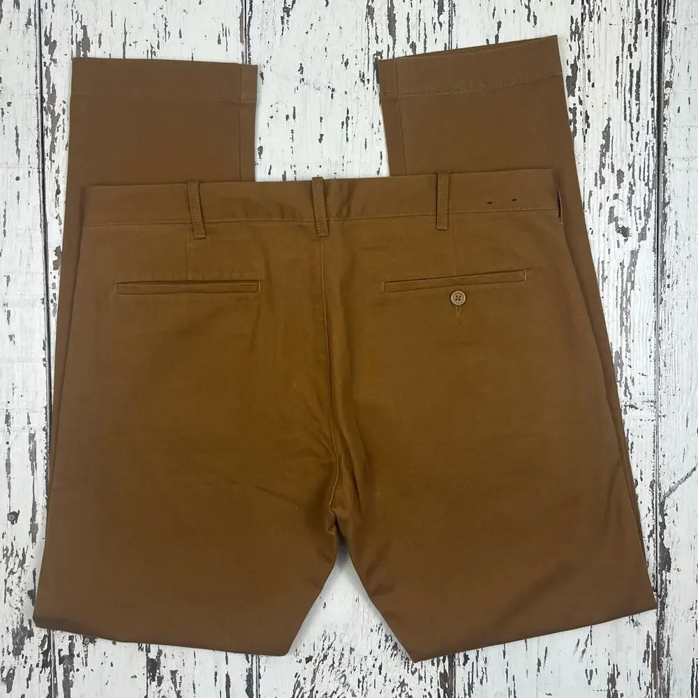 J. Crew The Driggs Chino pant men’s 34x32
Flat front brown Excellent Condition ! - Picture 3 of 4